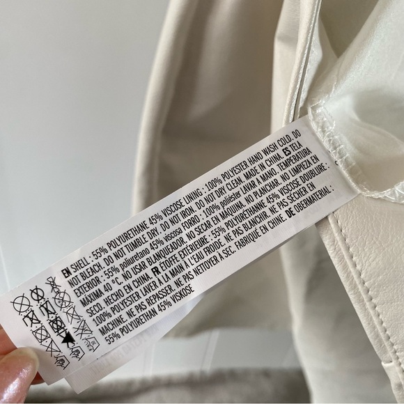 NWT Endless Rose Faux Leather Non Patent Sweeped Skirt White Textured HN808K - Picture 8 of 8